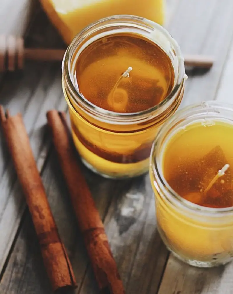 CINNAMON AND HONEY BEESWAX CANDLES