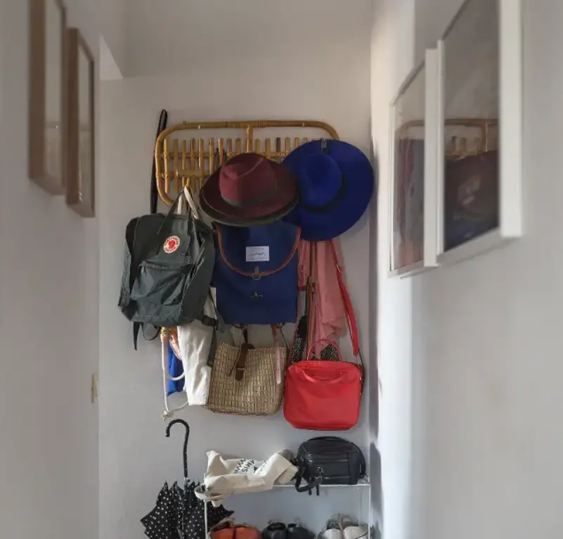 Compact Entryway