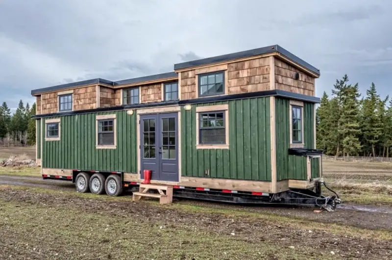 Tiny House Forest Green On Wheels