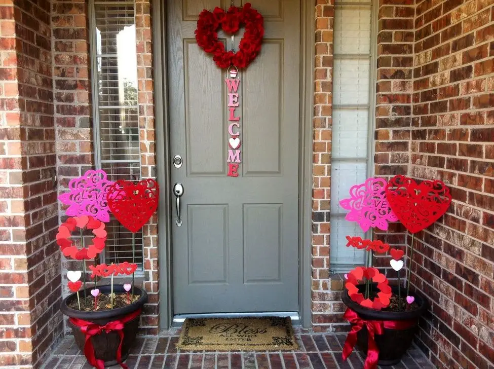 Beautiful Porch Design Ideas for Valentine’s Day