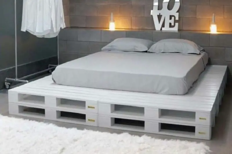 Incredible Pallet Bedroom Bed
