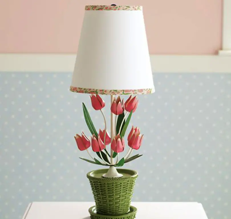 Tiptoe To The Tulip Lamp