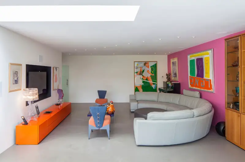 Living Room With Vibrant Color