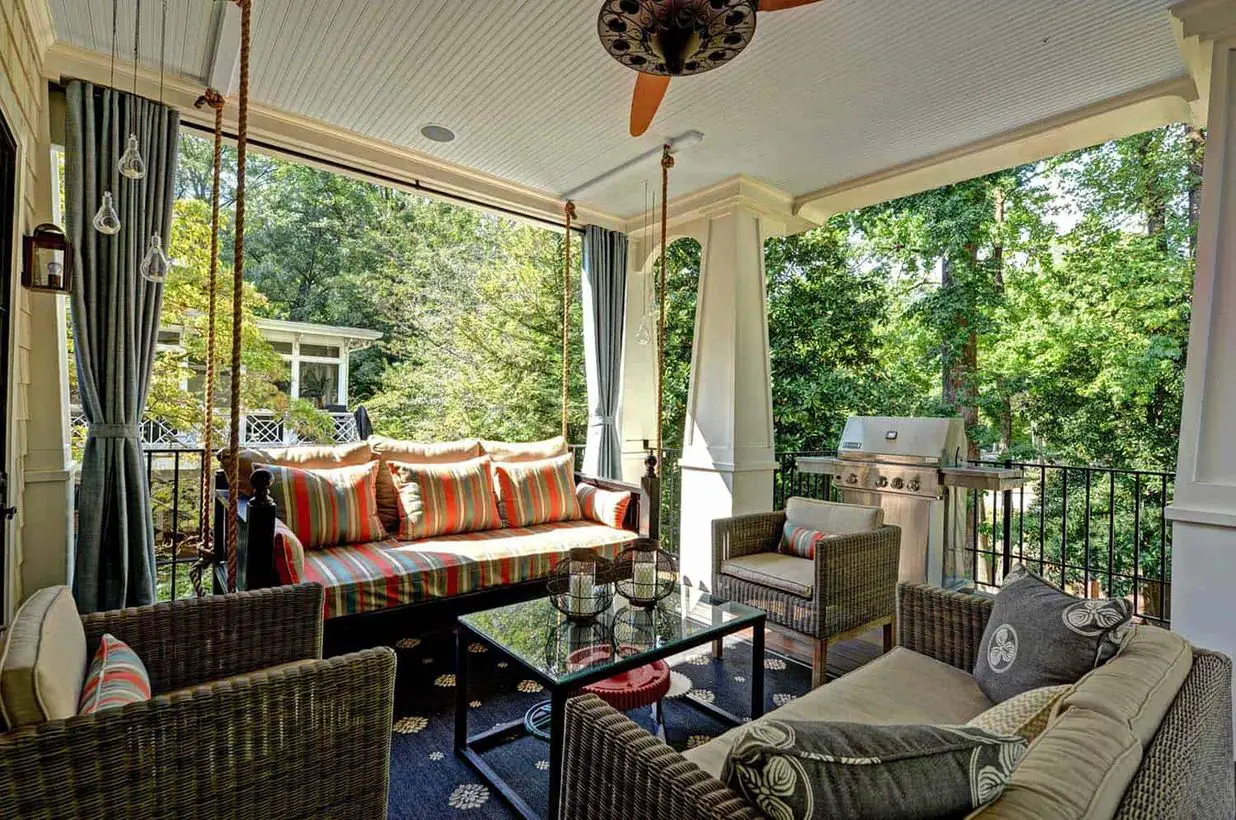 30 Delightful Porch Swing for a Cozy Fall Outdoor Relaxing Moment