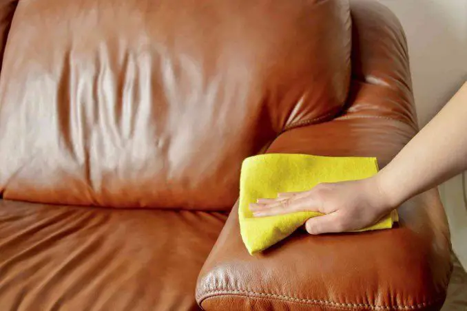 5 Simple Tips For Cleaning A Fabric Sofa - Talkdecor