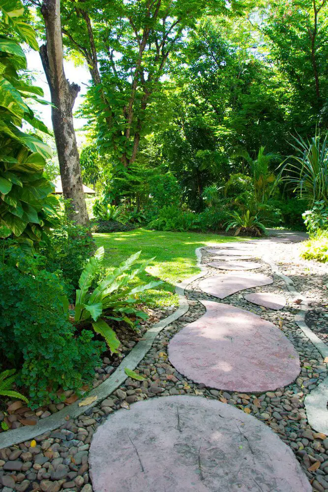 21 Nifty Yet Functional Garden Path Ideas - Talkdecor