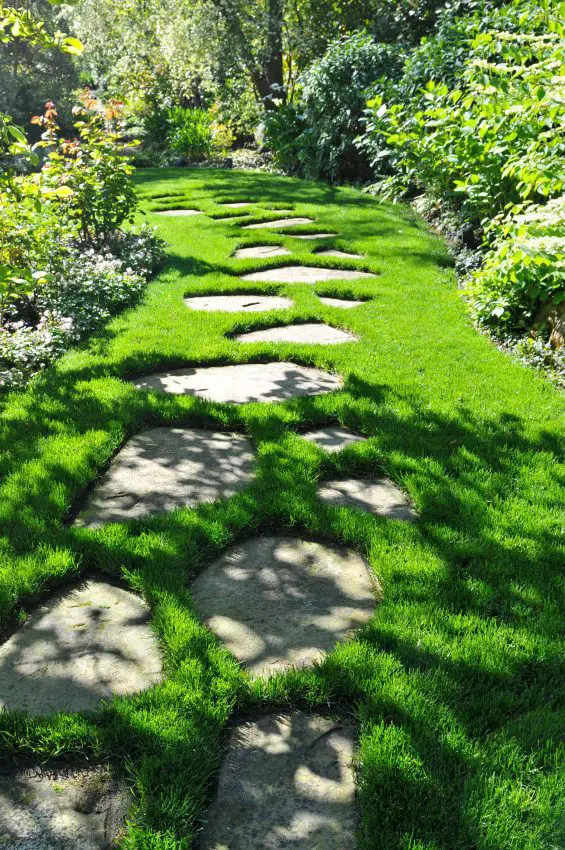 21 Nifty Yet Functional Garden Path Ideas - Talkdecor