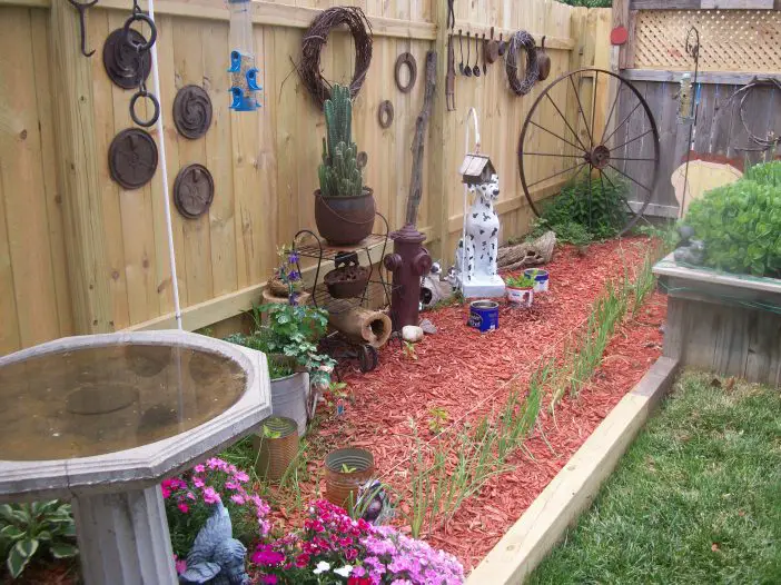 Modern Rustic Decor for Your Garden: Tips for Beginners - Talkdecor