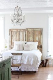 10 Amazing Rustic Headboard Ideas - Talkdecor