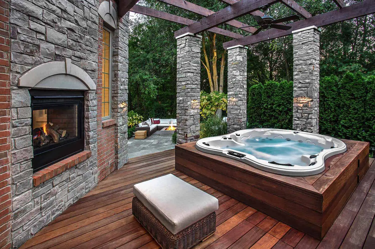 10 Proper Outdoor Jacuzzi for Your Chilling Time