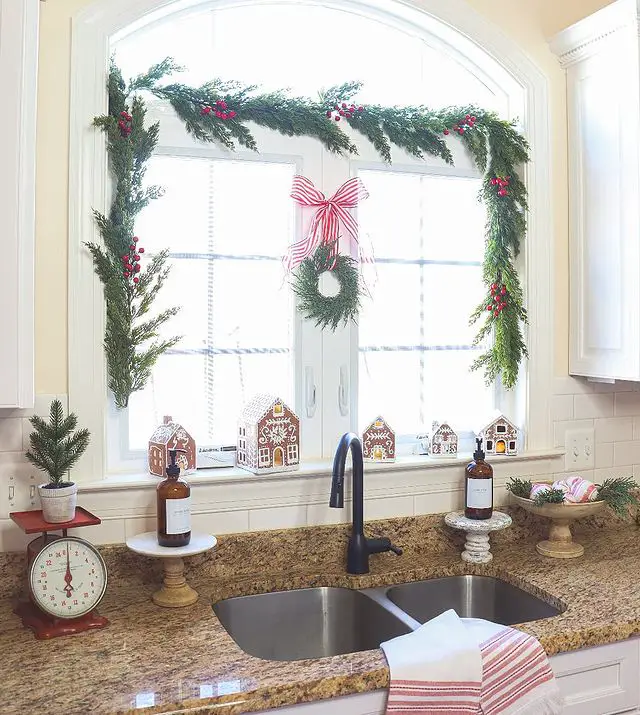How to Give Your Kitchen Some Christmas Touches - Talkdecor